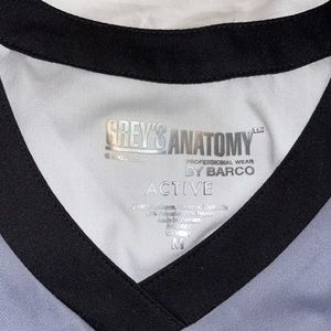 greys anatomy scrub set TOP IS M BOTTOMS ARE S